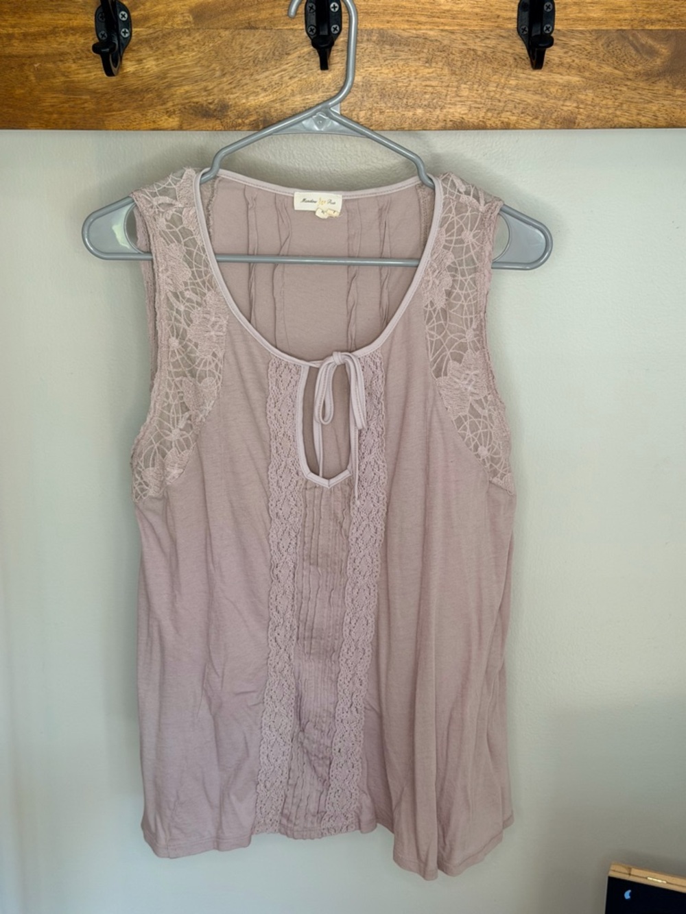 Meadow Rue Lace Trim Sleeveless Blouse in Dusty Mauve
